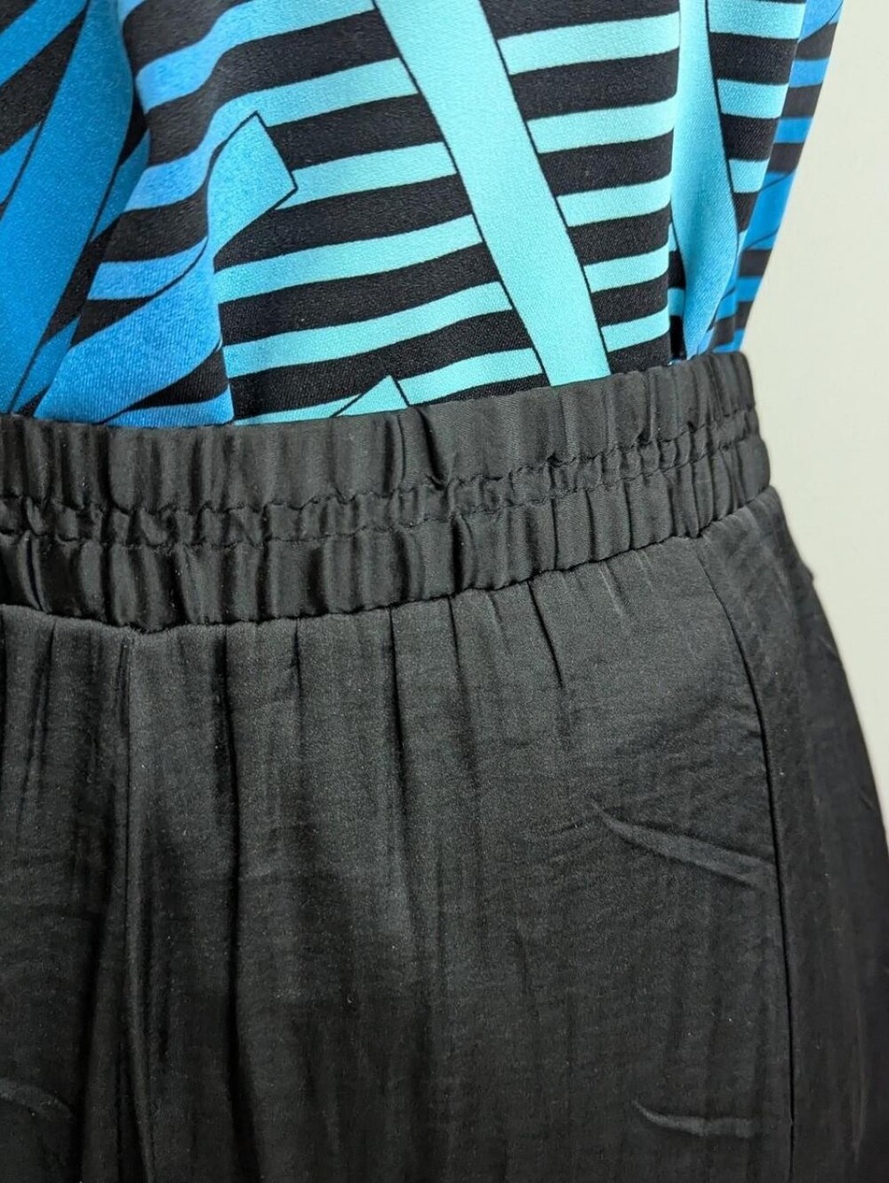 VALERIE STEVENS:: Black Satin Maxi Skirt NWT - Picture 8 of 8